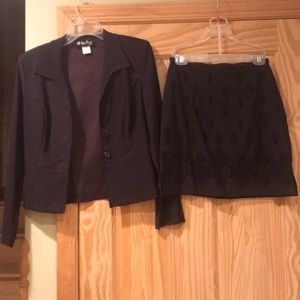 Vintage 3 button plum color suit, size 5/6